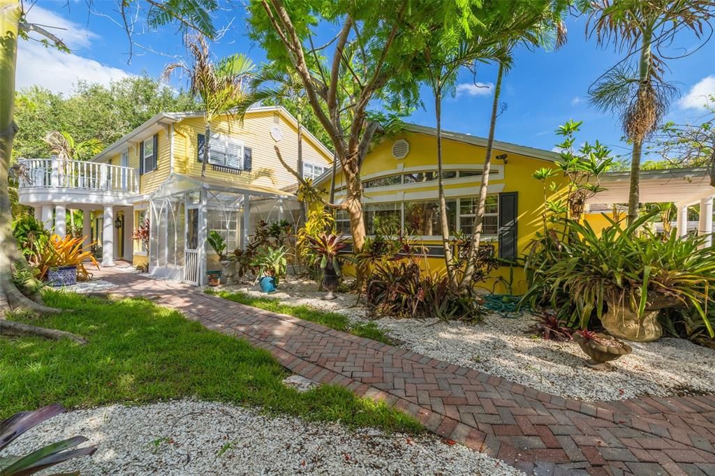For Sale: $2,200,000 (4 beds, 5 baths, 5500 Square Feet)