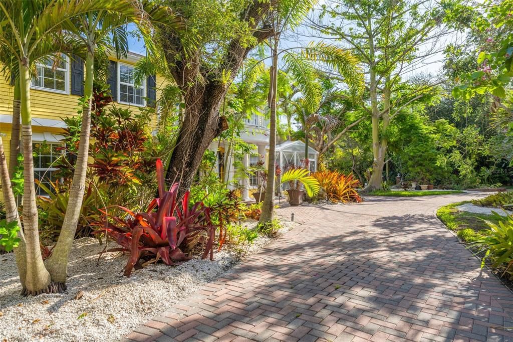 For Sale: $2,200,000 (4 beds, 5 baths, 5500 Square Feet)