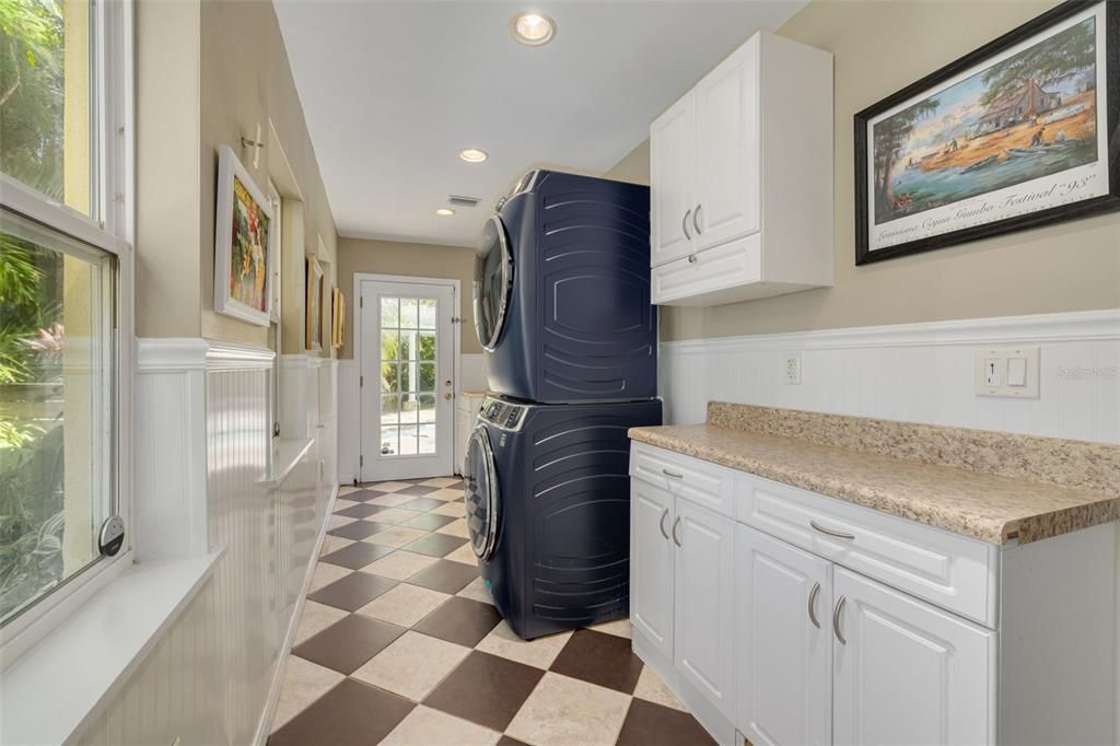 For Sale: $2,200,000 (4 beds, 5 baths, 5500 Square Feet)