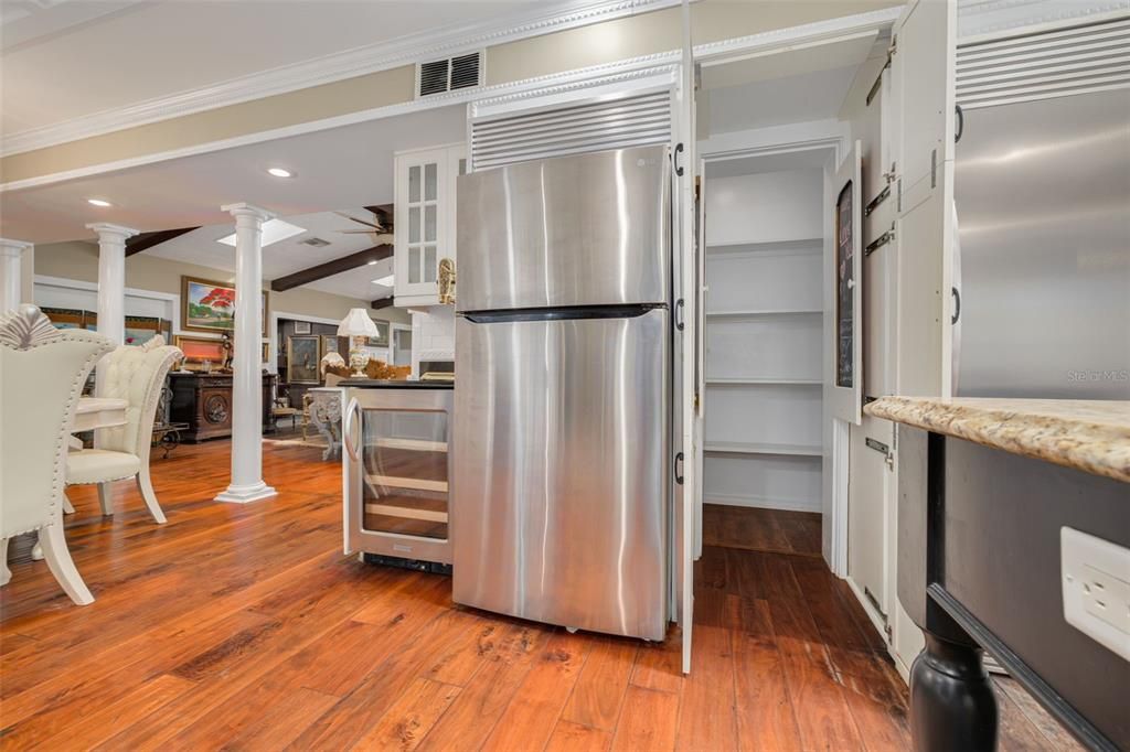 For Sale: $2,200,000 (4 beds, 5 baths, 5500 Square Feet)