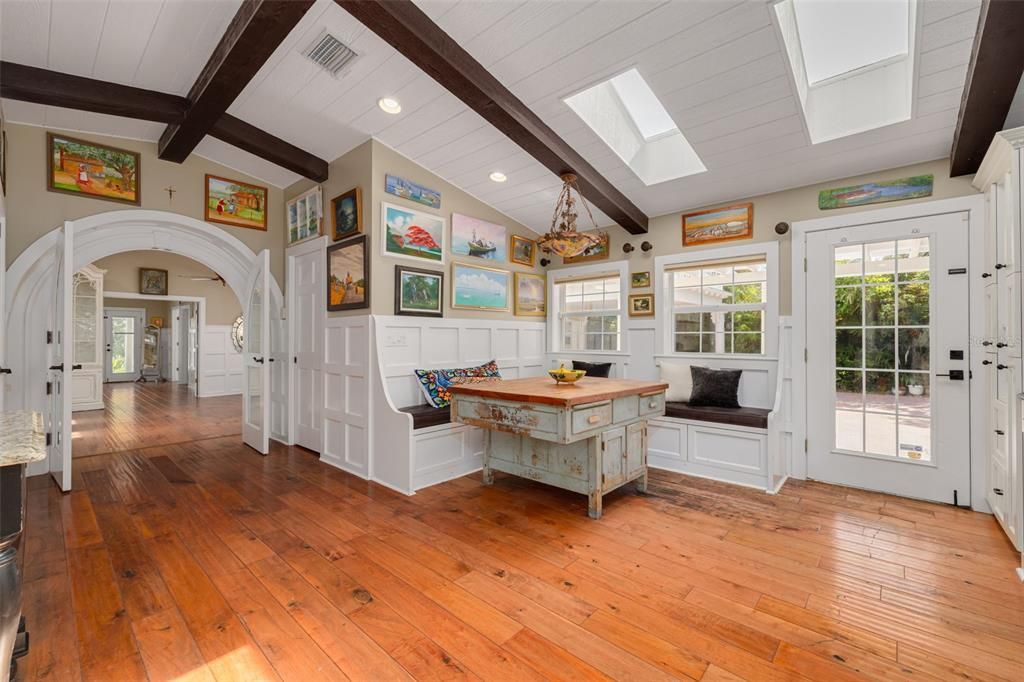 For Sale: $2,200,000 (4 beds, 5 baths, 5500 Square Feet)