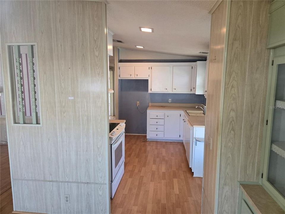 На продажу: $165,000 (2 спален, 2 ванн, 1092 Квадратных фут)