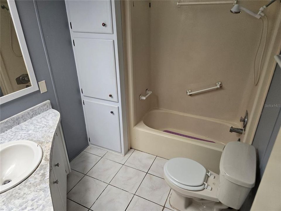 На продажу: $165,000 (2 спален, 2 ванн, 1092 Квадратных фут)