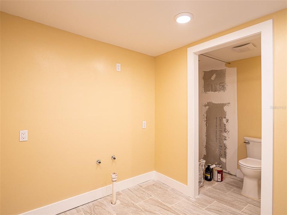For Sale: $529,000 (5 beds, 2 baths, 1998 Square Feet)