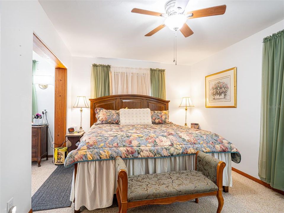 For Sale: $529,000 (5 beds, 2 baths, 1998 Square Feet)