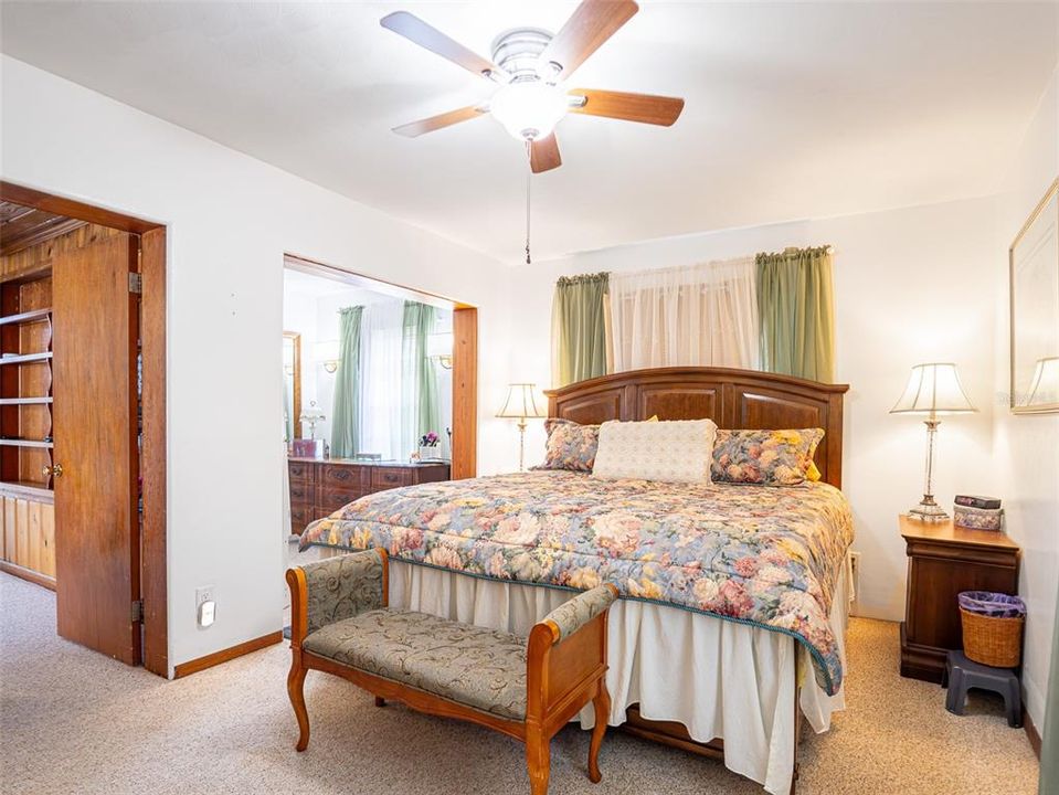 For Sale: $529,000 (5 beds, 2 baths, 1998 Square Feet)