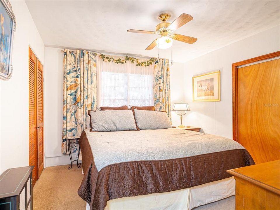 For Sale: $529,000 (5 beds, 2 baths, 1998 Square Feet)