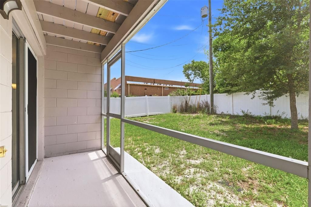 For Rent: $1,595 (2 beds, 1 baths, 907 Square Feet)