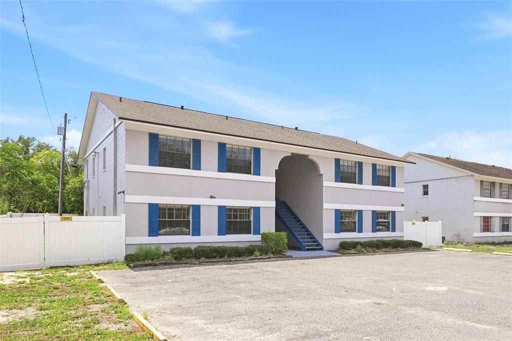 For Rent: $1,595 (2 beds, 1 baths, 907 Square Feet)
