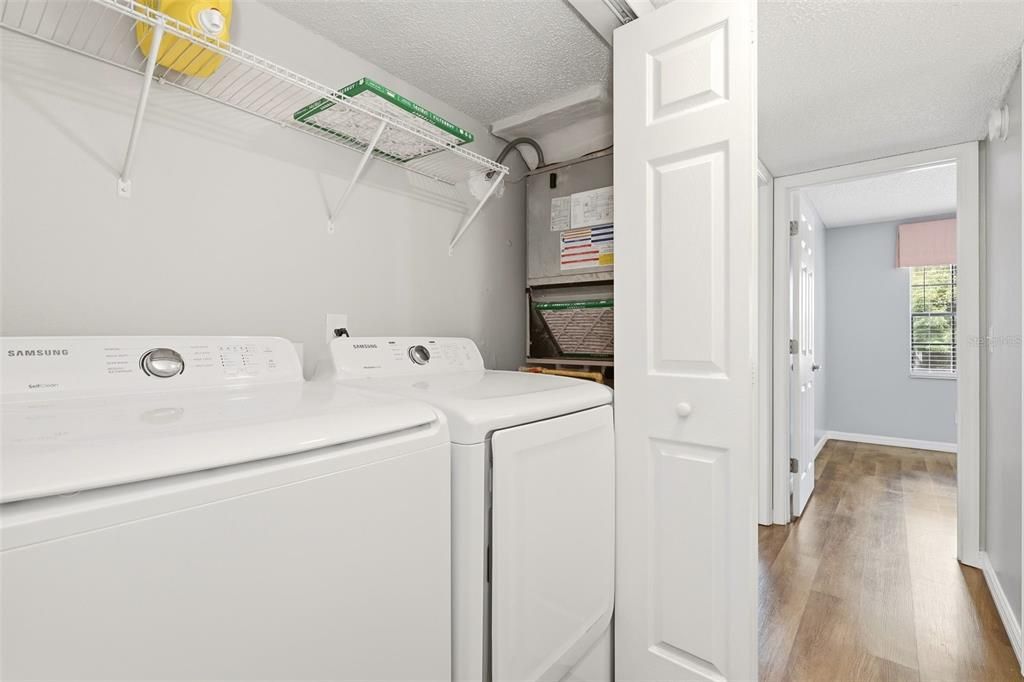 For Rent: $1,595 (2 beds, 1 baths, 907 Square Feet)