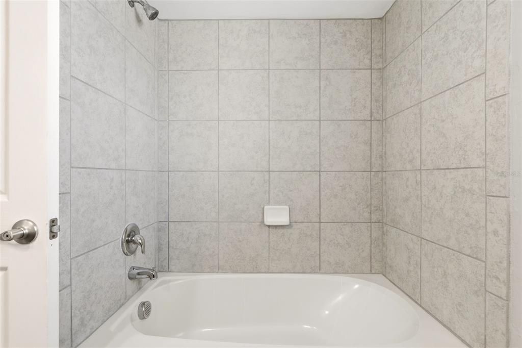 For Rent: $1,595 (2 beds, 1 baths, 907 Square Feet)
