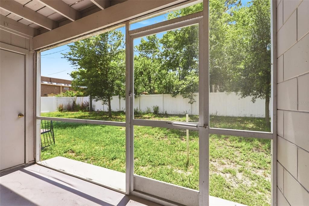 For Rent: $1,595 (2 beds, 1 baths, 907 Square Feet)