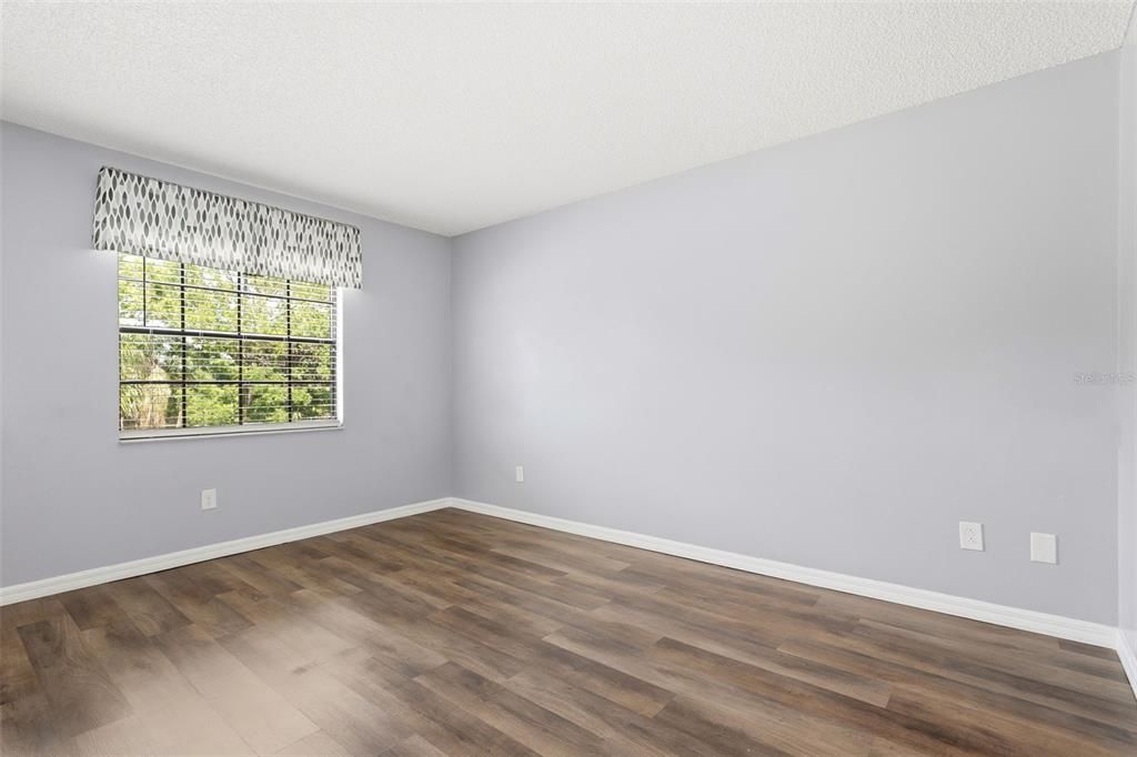 For Rent: $1,595 (2 beds, 1 baths, 907 Square Feet)