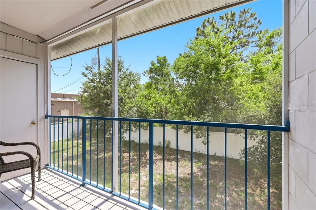 For Rent: $1,595 (2 beds, 1 baths, 907 Square Feet)