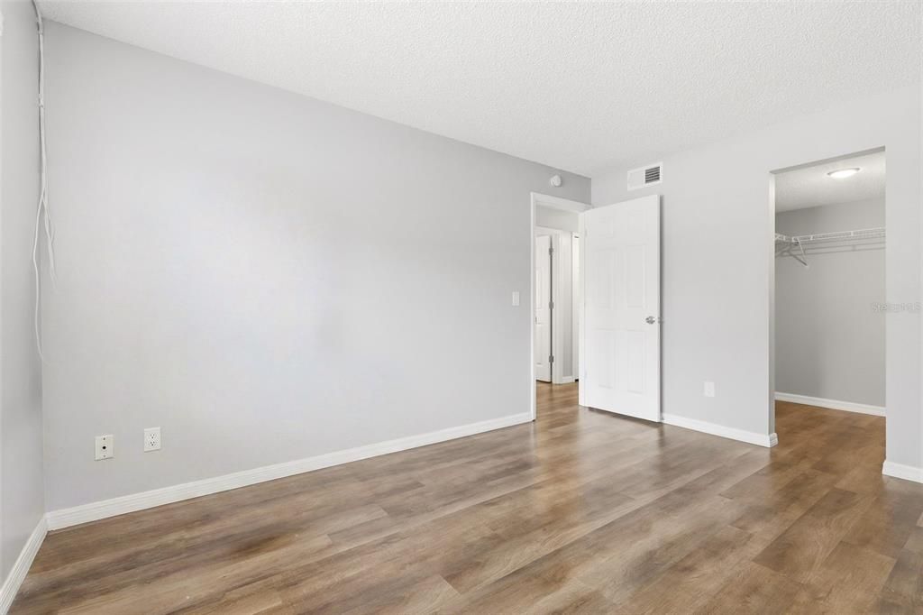 For Rent: $1,595 (2 beds, 1 baths, 907 Square Feet)