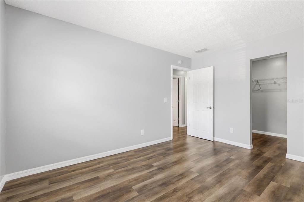 For Rent: $1,595 (2 beds, 1 baths, 907 Square Feet)