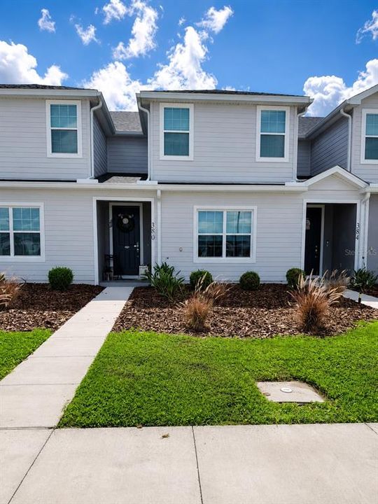 For Rent: $2,350 (3 beds, 2 baths, 1705 Square Feet)