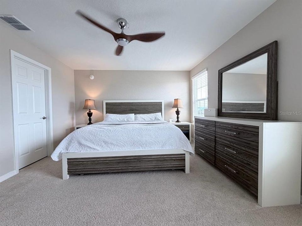 For Rent: $2,350 (3 beds, 2 baths, 1705 Square Feet)