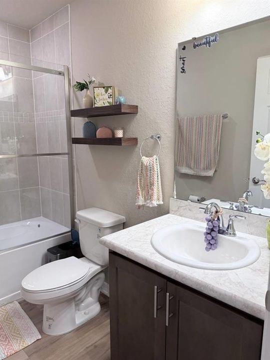 For Rent: $2,350 (3 beds, 2 baths, 1705 Square Feet)