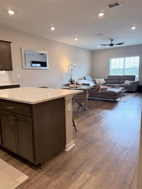 For Rent: $2,350 (3 beds, 2 baths, 1705 Square Feet)