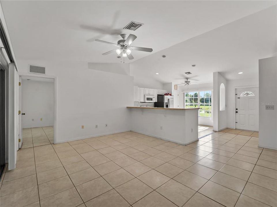 En Venta: $264,998 (3 camas, 2 baños, 1272 Pies cuadrados)