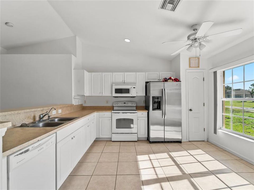 En Venta: $264,998 (3 camas, 2 baños, 1272 Pies cuadrados)