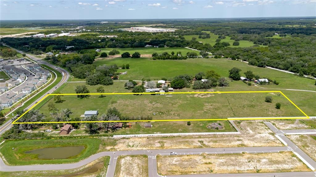 На продажу: $3,295,000 (8.62 acres)