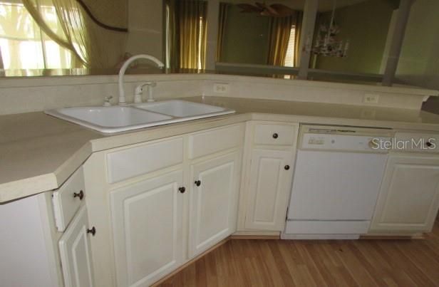 For Sale: $275,000 (2 beds, 2 baths, 1770 Square Feet)