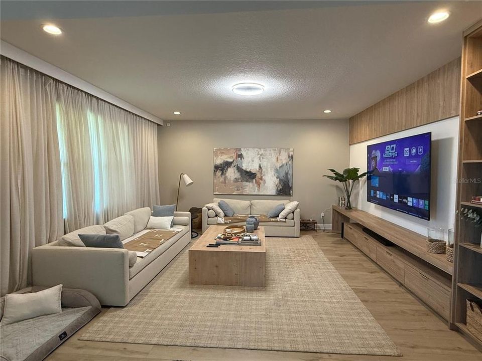 En Venta: $630,000 (5 camas, 3 baños, 2586 Pies cuadrados)