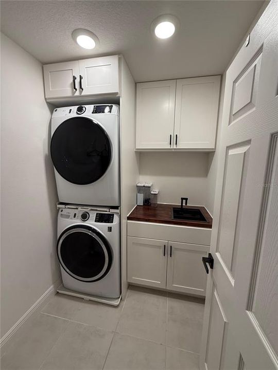En Venta: $630,000 (5 camas, 3 baños, 2586 Pies cuadrados)