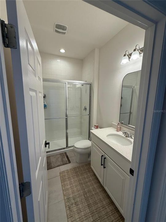 En Venta: $630,000 (5 camas, 3 baños, 2586 Pies cuadrados)