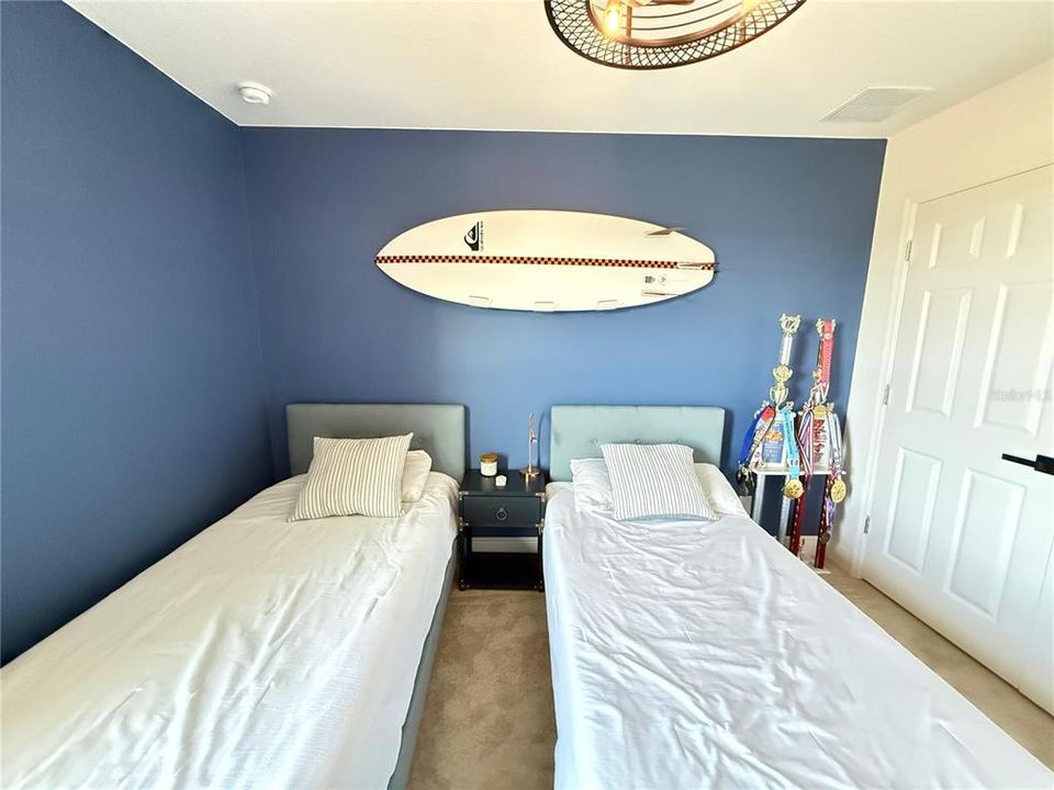 En Venta: $630,000 (5 camas, 3 baños, 2586 Pies cuadrados)