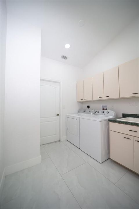 В аренду: $2,200 (3 спален, 2 ванн, 1591 Квадратных фут)