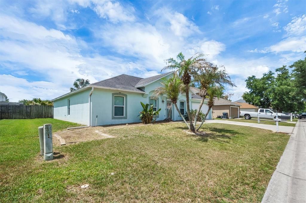For Sale: $305,000 (4 beds, 2 baths, 1768 Square Feet)