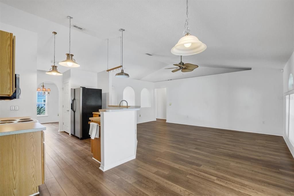 For Sale: $305,000 (4 beds, 2 baths, 1768 Square Feet)