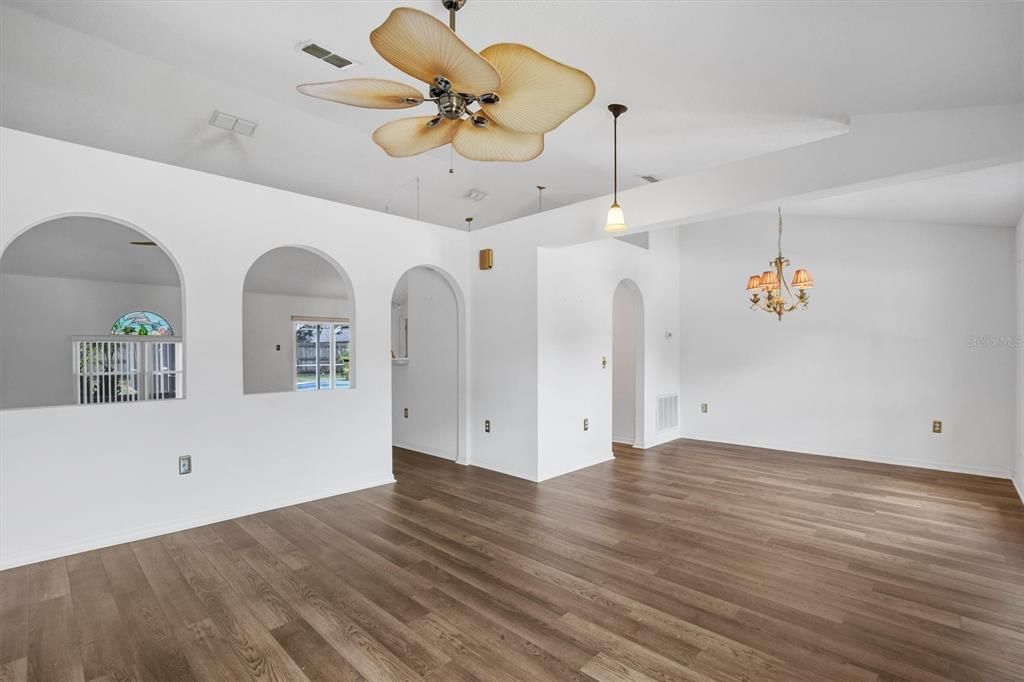 For Sale: $305,000 (4 beds, 2 baths, 1768 Square Feet)