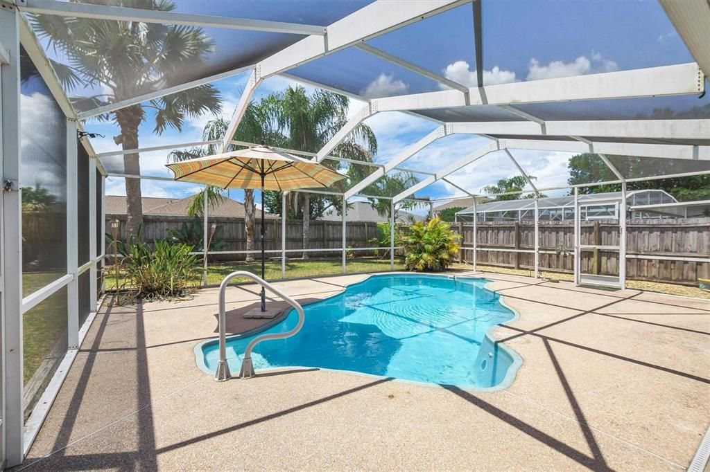 For Sale: $305,000 (4 beds, 2 baths, 1768 Square Feet)