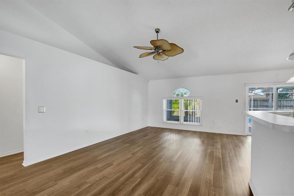 For Sale: $305,000 (4 beds, 2 baths, 1768 Square Feet)