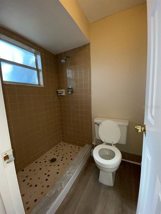 En Venta: $235,000 (3 camas, 2 baños, 1617 Pies cuadrados)