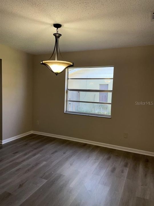 En Venta: $235,000 (3 camas, 2 baños, 1617 Pies cuadrados)