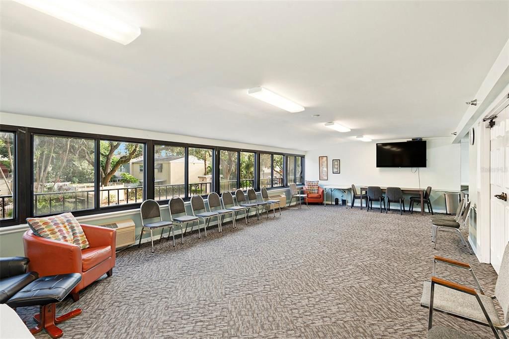 For Rent: $2,400 (2 beds, 2 baths, 1032 Square Feet)