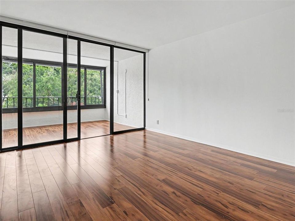 For Rent: $2,400 (2 beds, 2 baths, 1032 Square Feet)