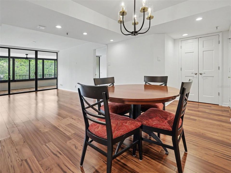 For Rent: $2,400 (2 beds, 2 baths, 1032 Square Feet)