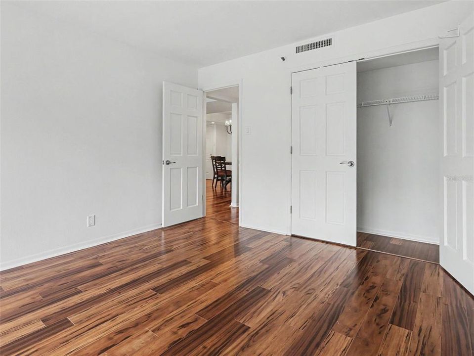 For Rent: $2,400 (2 beds, 2 baths, 1032 Square Feet)