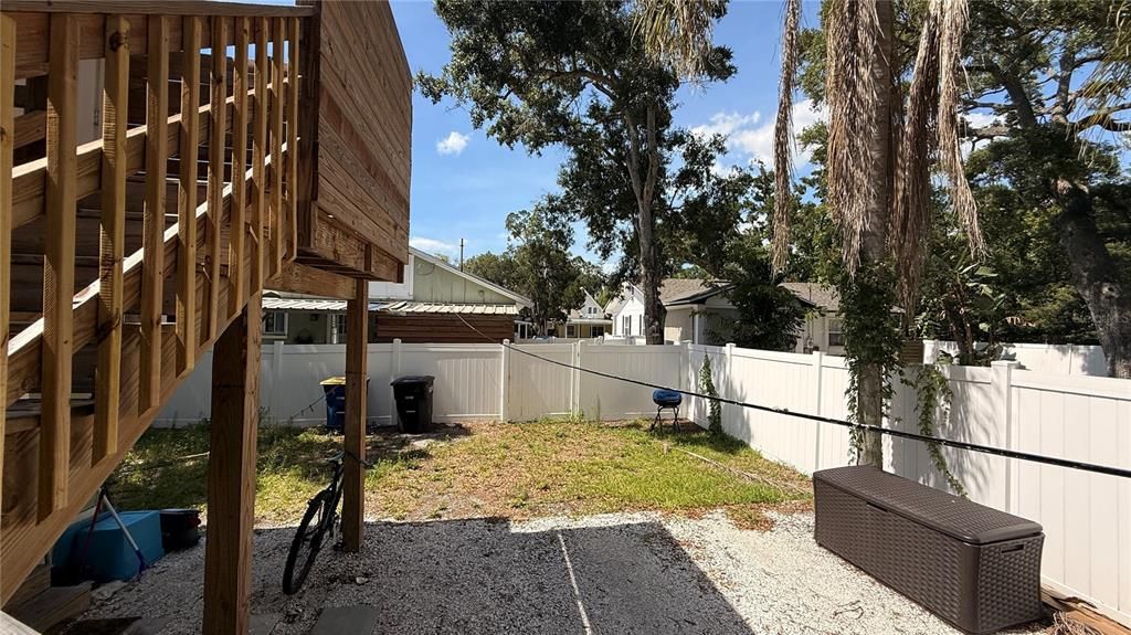 For Rent: $1,700 (2 beds, 1 baths, 660 Square Feet)