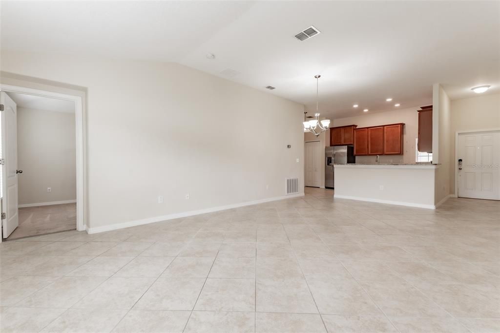 For Sale: $289,900 (3 beds, 2 baths, 1360 Square Feet)