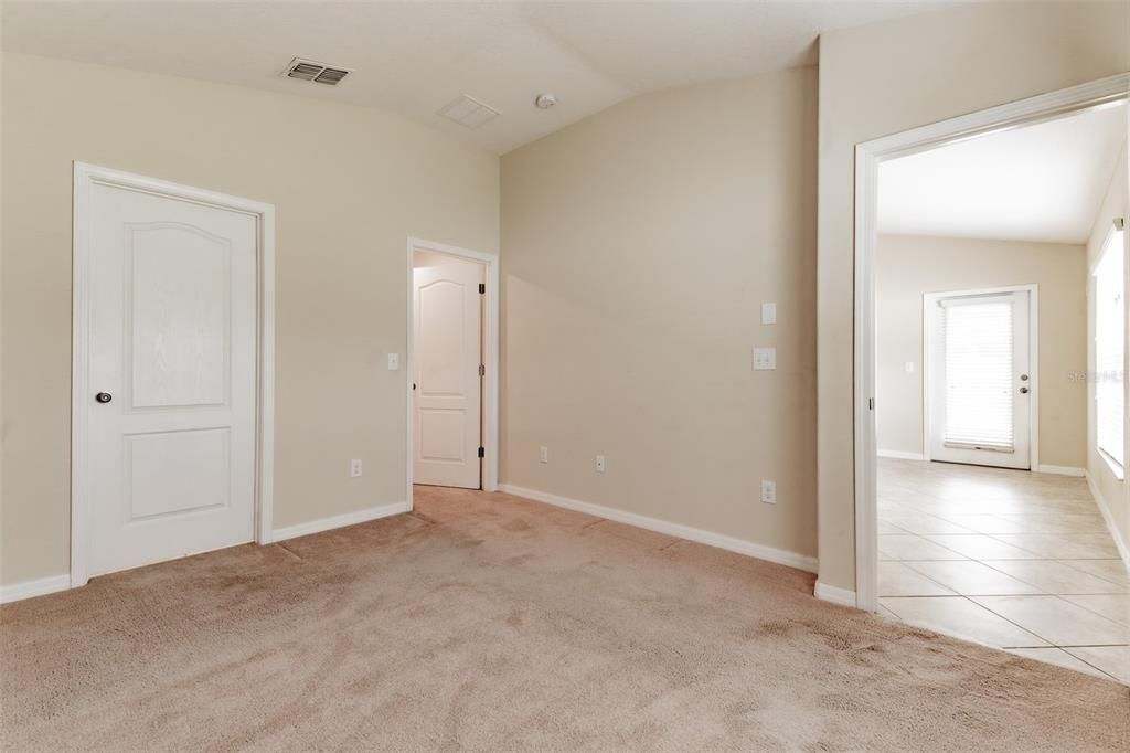 For Sale: $289,900 (3 beds, 2 baths, 1360 Square Feet)