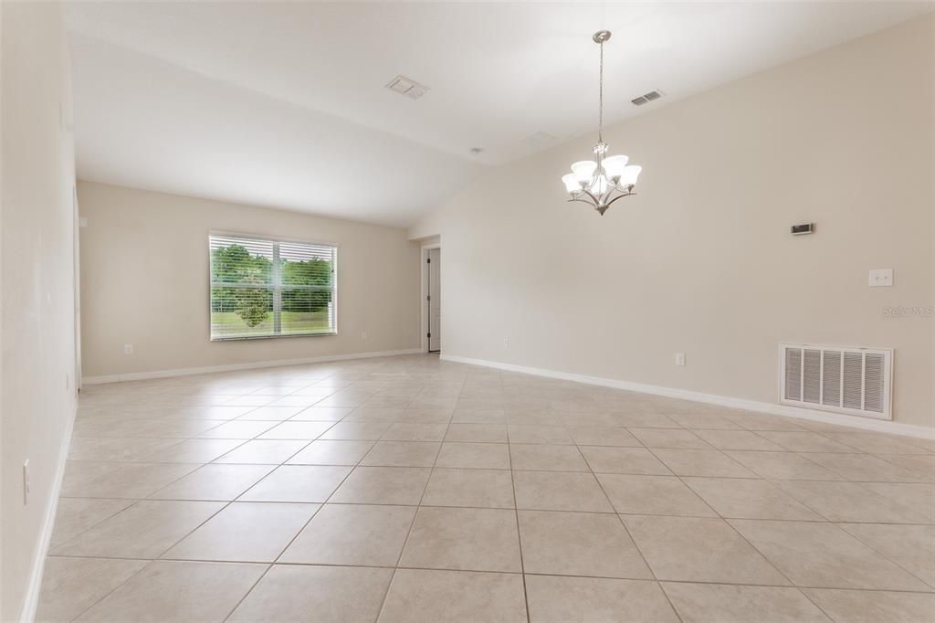 For Sale: $289,900 (3 beds, 2 baths, 1360 Square Feet)