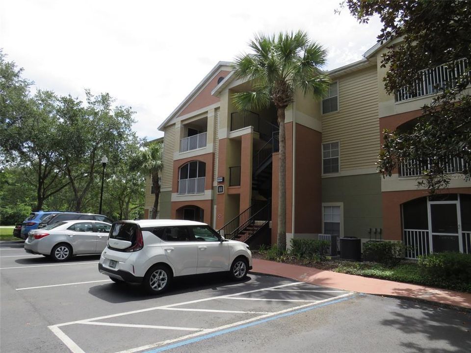 For Rent: $1,750 (2 beds, 2 baths, 975 Square Feet)