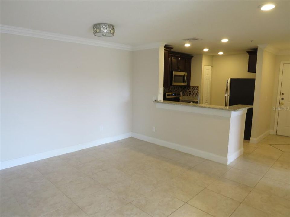 For Rent: $1,750 (2 beds, 2 baths, 975 Square Feet)